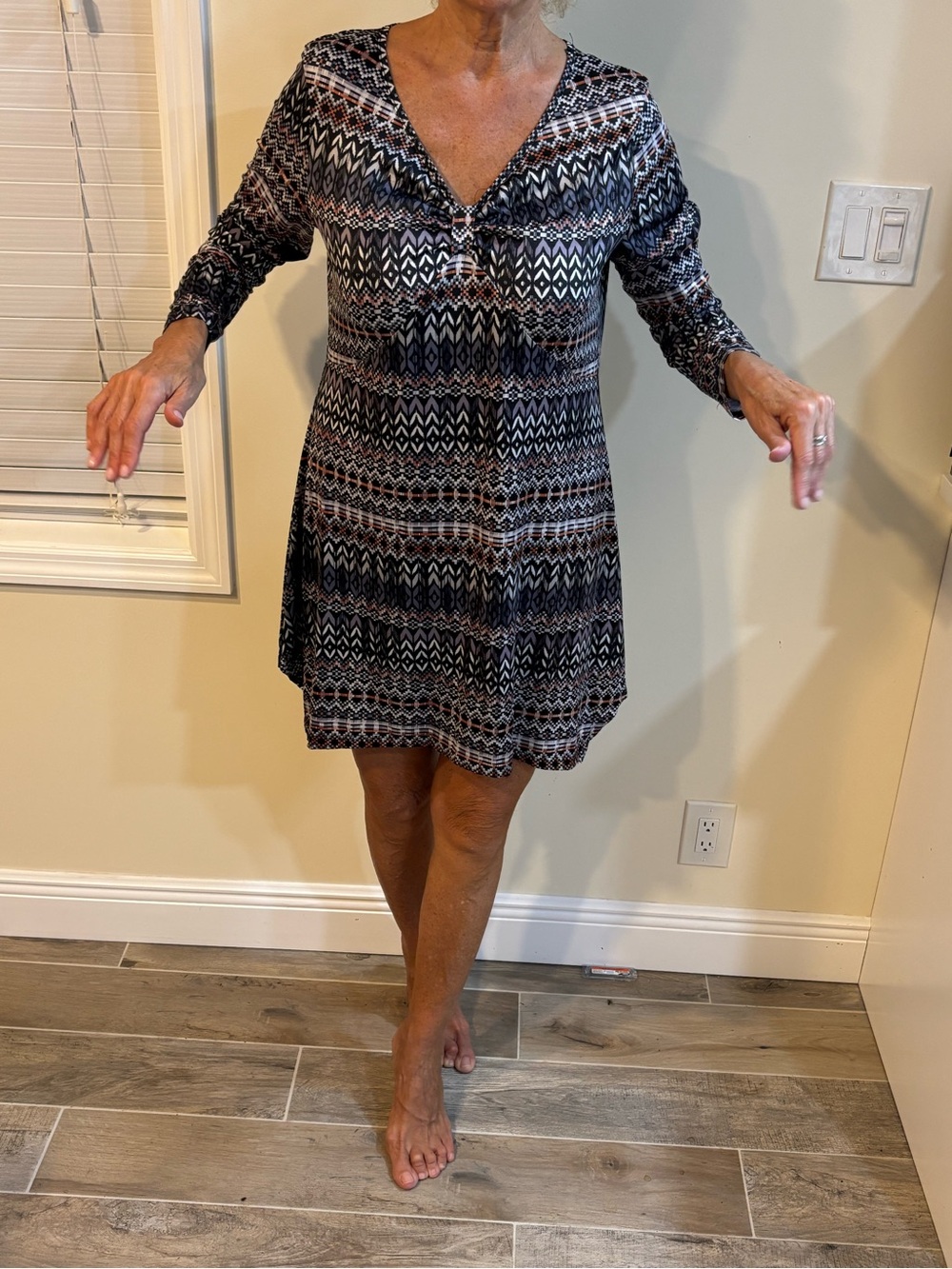 Long Sleeve Geometric Print Tunic Dress - Black & Brown